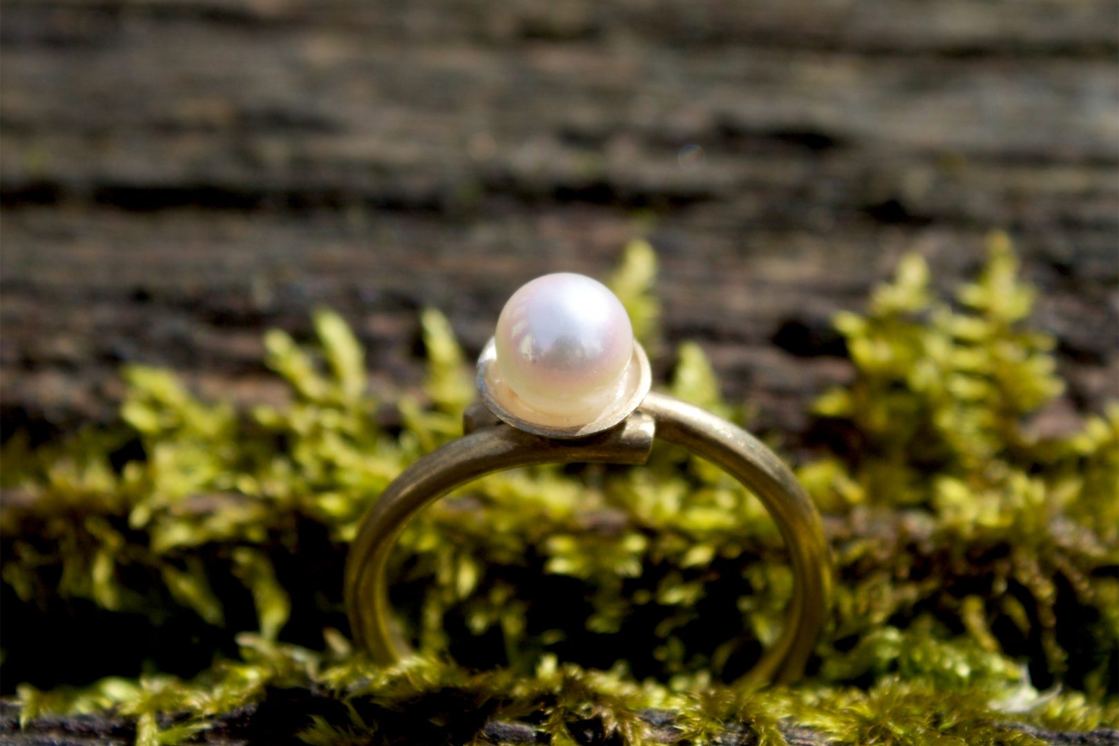 Rundring, Silber verg. mit Perle in Perlschale